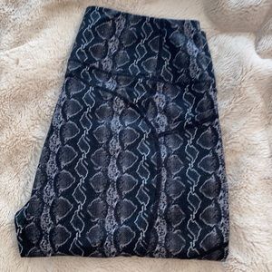 Til You Collapse Heart Booty Snakeskin Leggings - XL